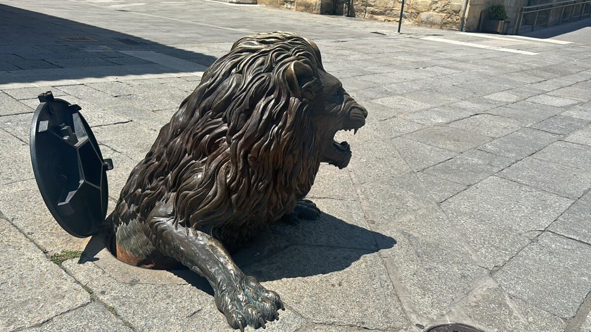 下水道裡的獅子 El león de la alcantarilla
