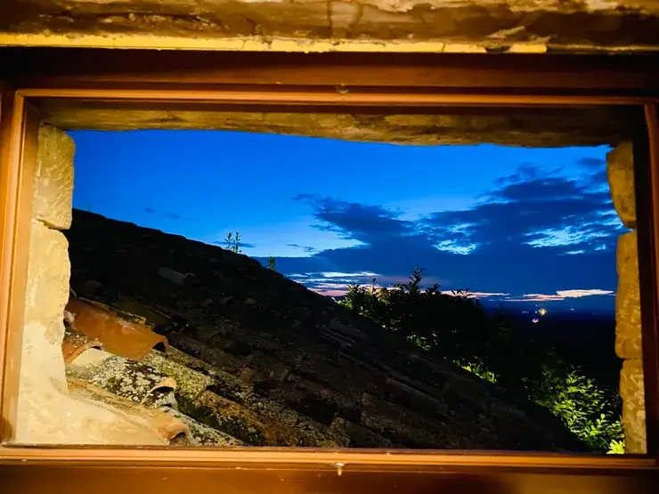 庇護所窗外美景