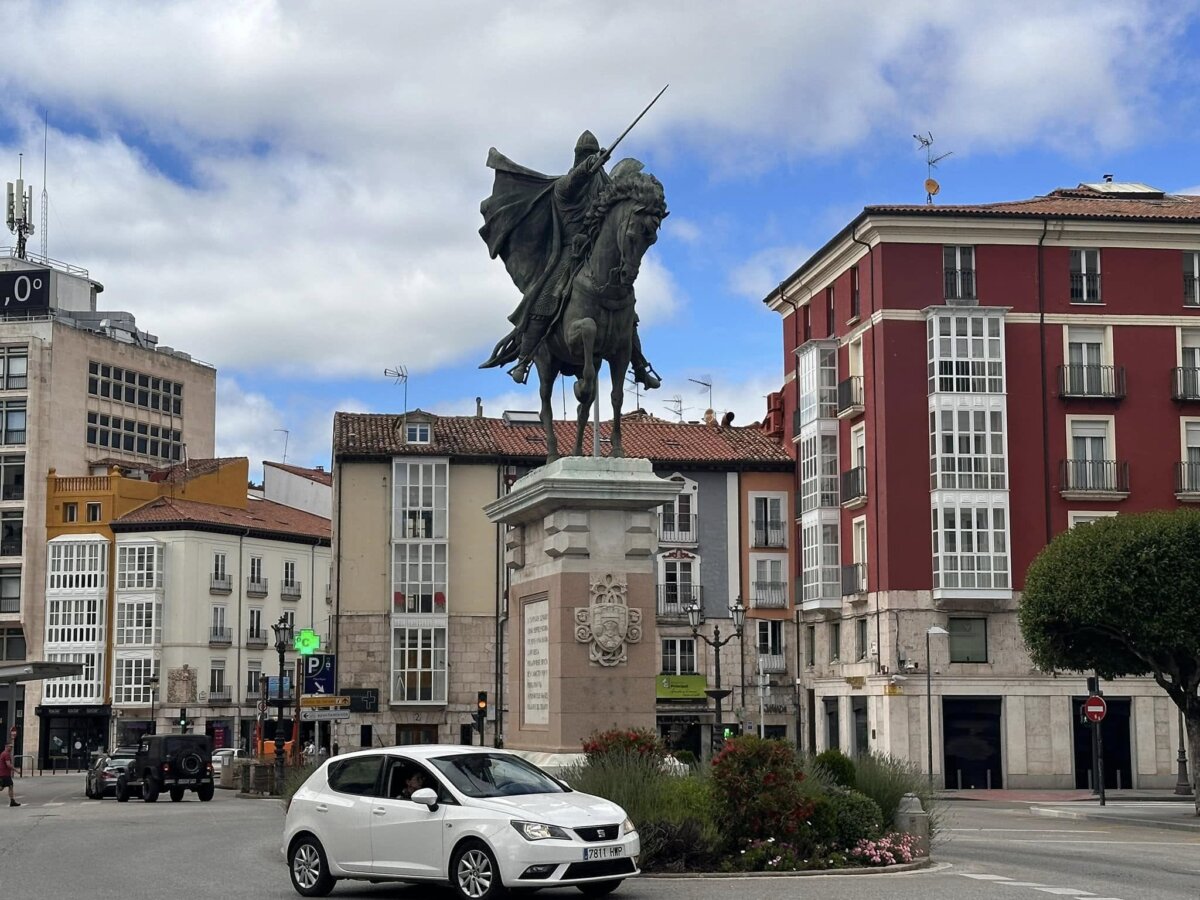 Plaza del Mio Cid廣場El Cid騎馬雕像