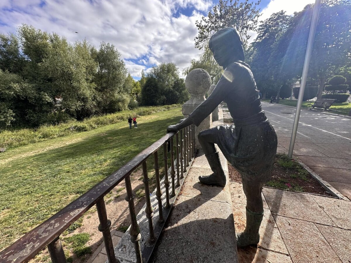 Paseo del Espolón河畔步道