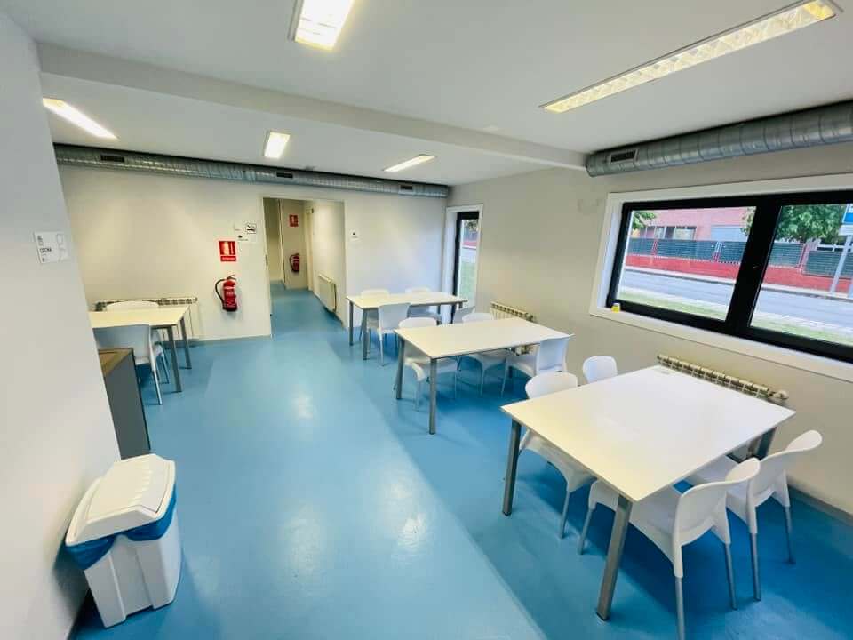 Pontecesures 公立庇護所公共區域