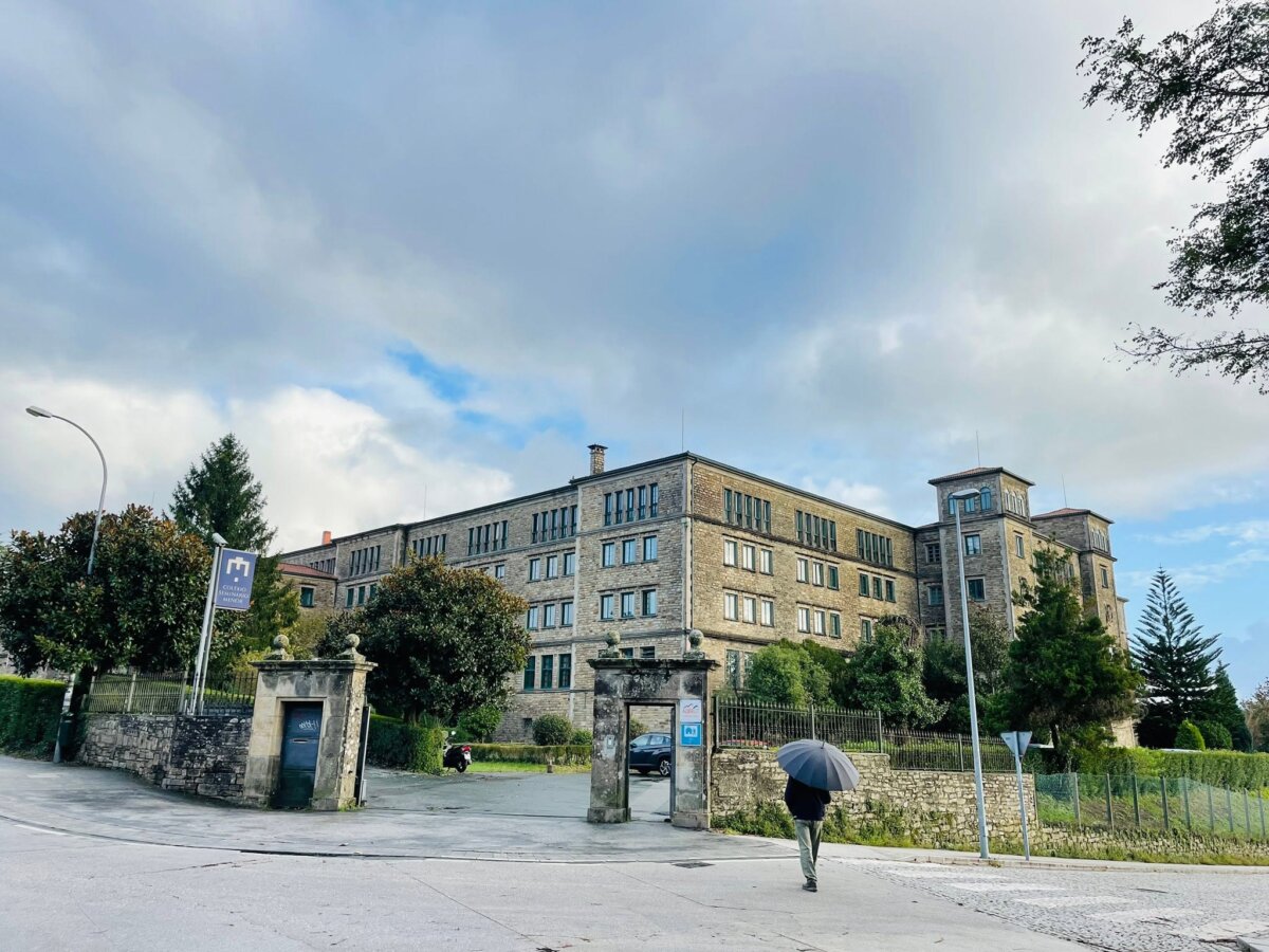 Albergue Seminario Menor 小神學院朝聖者旅館建築外觀