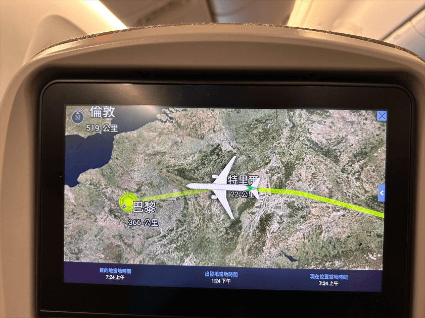 長榮航空機上娛樂螢幕顯示台北飛巴黎的飛行地圖，標示距離巴黎366公里